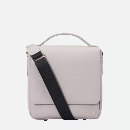 Allure Classic Messenger