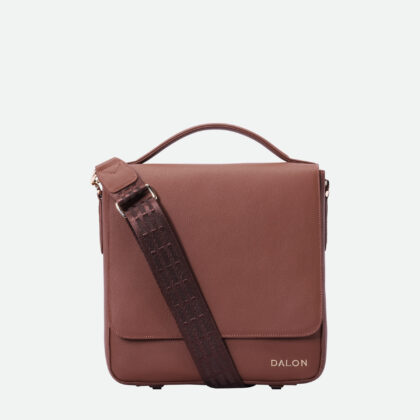 Allure Classic Messenger