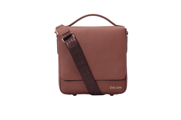 Allure Medium Messenger